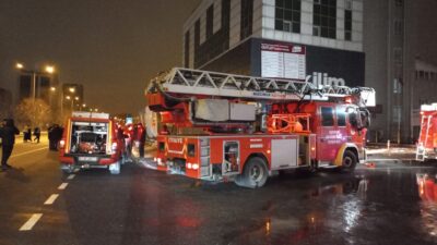 Olcay DÜZGÜN/ KAYSERİ, – KAYSERİ’de, bir mobilya mağazasının deposunda çıkan