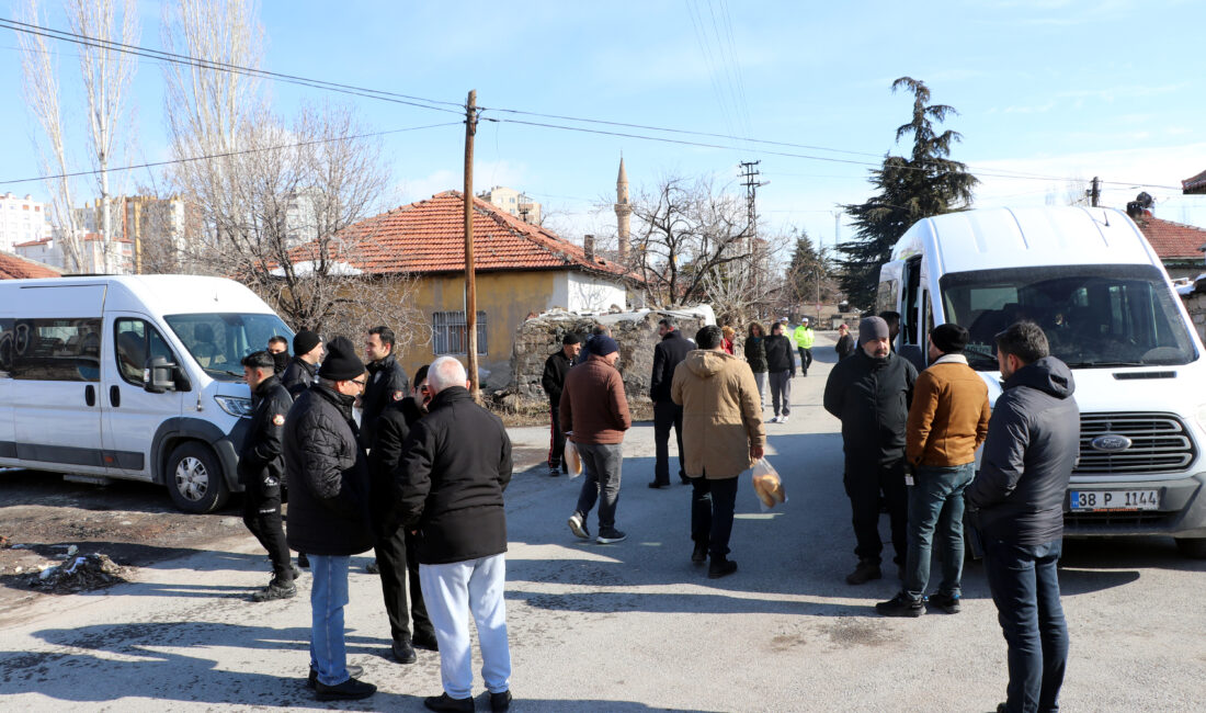 Samed Aydın Sun- Furkan KAVUKLU/KAYSERİ, – KAYSERİ’de 5 kişinin yaralandığı