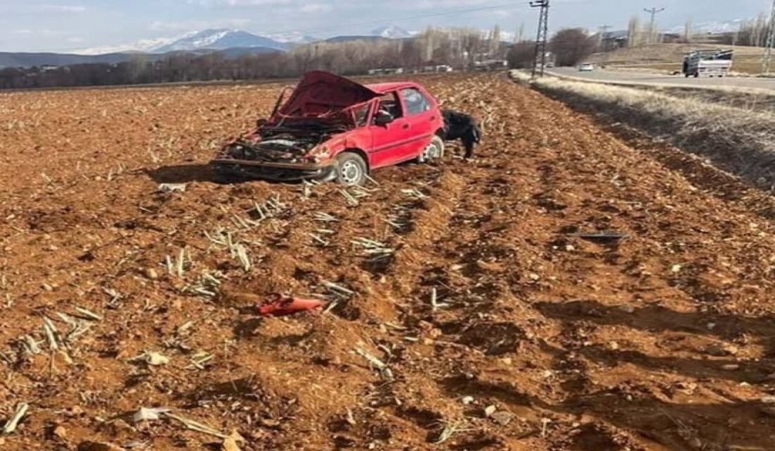 Kahramanmaraş’ın Afşin ilçesinde otomobilin takla atması sonucu 3 kişi yaralandı.