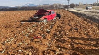 Kahramanmaraş’ın Afşin ilçesinde otomobilin takla atması sonucu 3 kişi yaralandı.