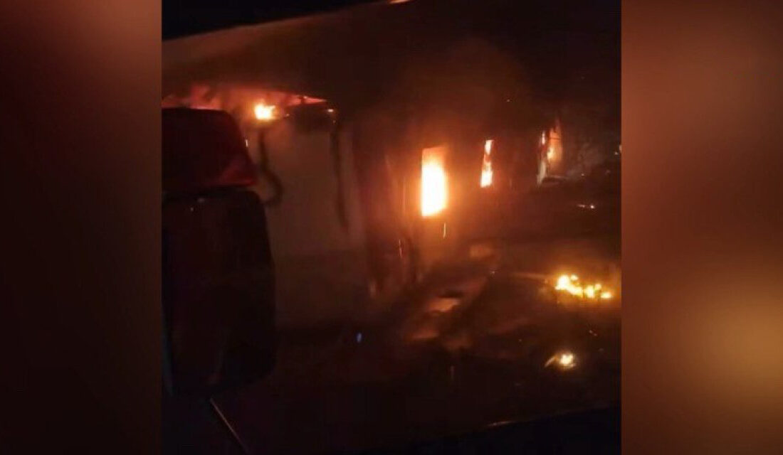 Kahramanmaraş’ın Afşin ilçesinde çıkan konteyner yangını paniğe neden oldu. 