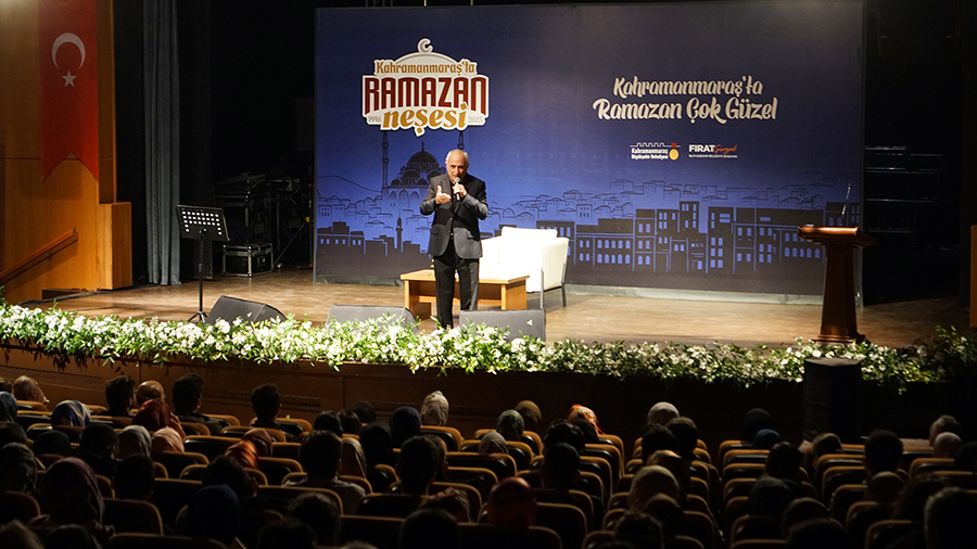 Büyükşehir Belediyesinin Ramazan etkinlikleri, edebiyat dünyasının usta ismi Nurullah Genç’in