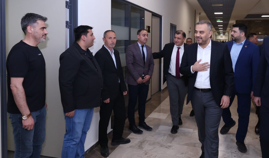 Onikişubat Belediye Başkanı Hanifi Toptaş, bayram tatili öncesinde belediye personeliyle
