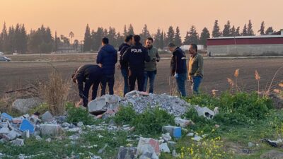 Ceyhun ÖZER/CEYHAN (Adana), – ADANA’nın Ceyhan ilçesinde dere yatağında insan