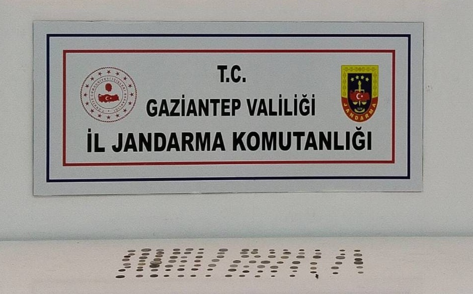 GAZİANTEP, -GAZİANTEP’te jandarmanın düzenlediği operasyonda 106 tarihi eser ele geçirildi,