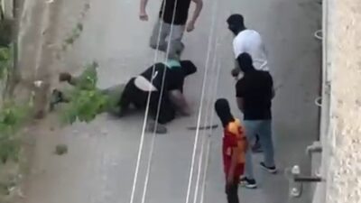 ADANA, – ADANA’da kar maskeli 5 kişi, 1 kişiyi sopa,