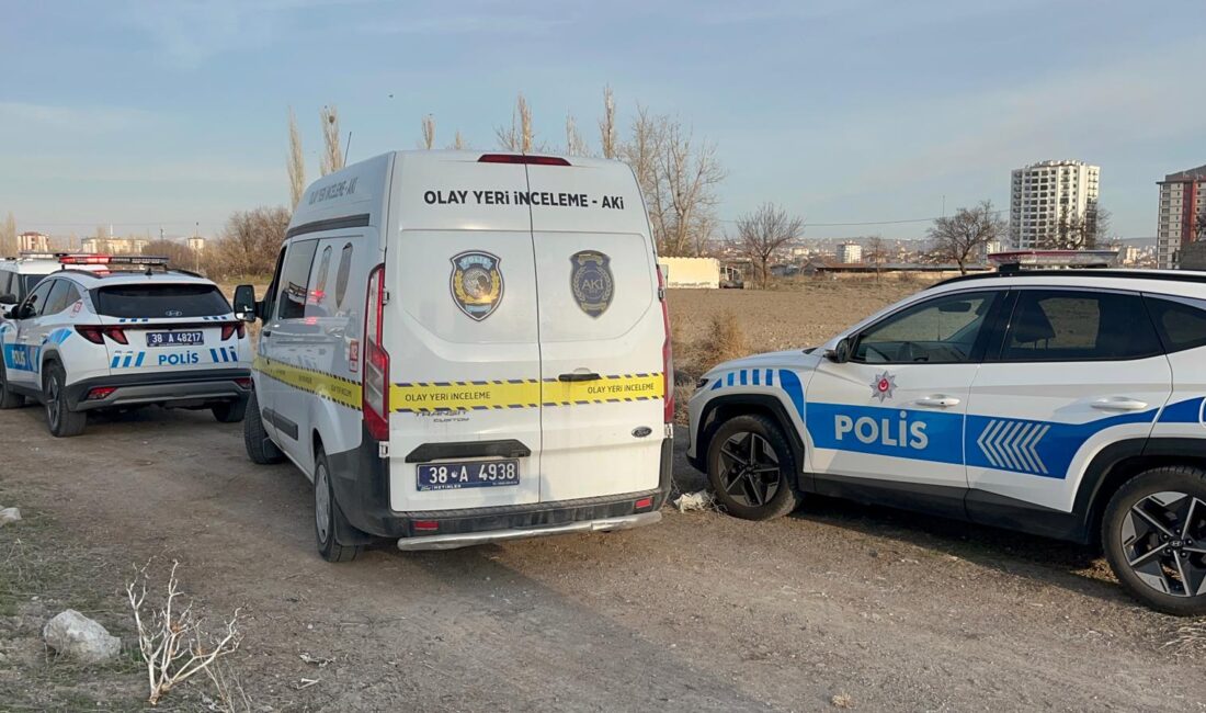Samed Aydın SUN/KAYSERİ, – KAYSERİ’de, boş bir arazide park halindeki
