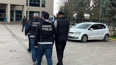 Reşit ÇELEBİOĞLU/KİLİS, – KİLİS’te polisin uyuşturucu satıcılarına yönelik operasyonunda gözaltına