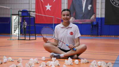 Milli badmintoncu Telli Nur, işitme engelliler olimpiyat seçmelerine hazırlanıyor Nuray