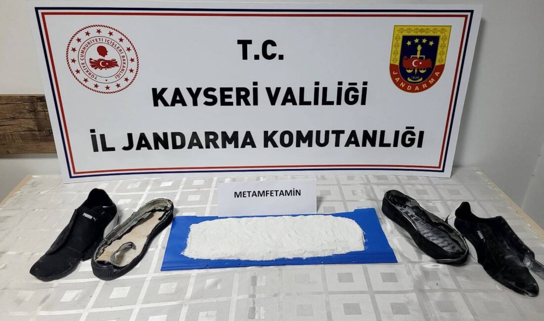 Samed Aydın SUN/KAYSERİ, – KAYSERİ’de ayakkabı tabanına gizlenmiş uyuşturucu ile