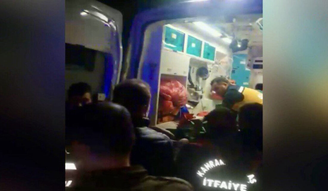 Kahramanmaraş’ın Elbistan ilçesinde 3. kattan yan taraftaki evin çatısına düşen