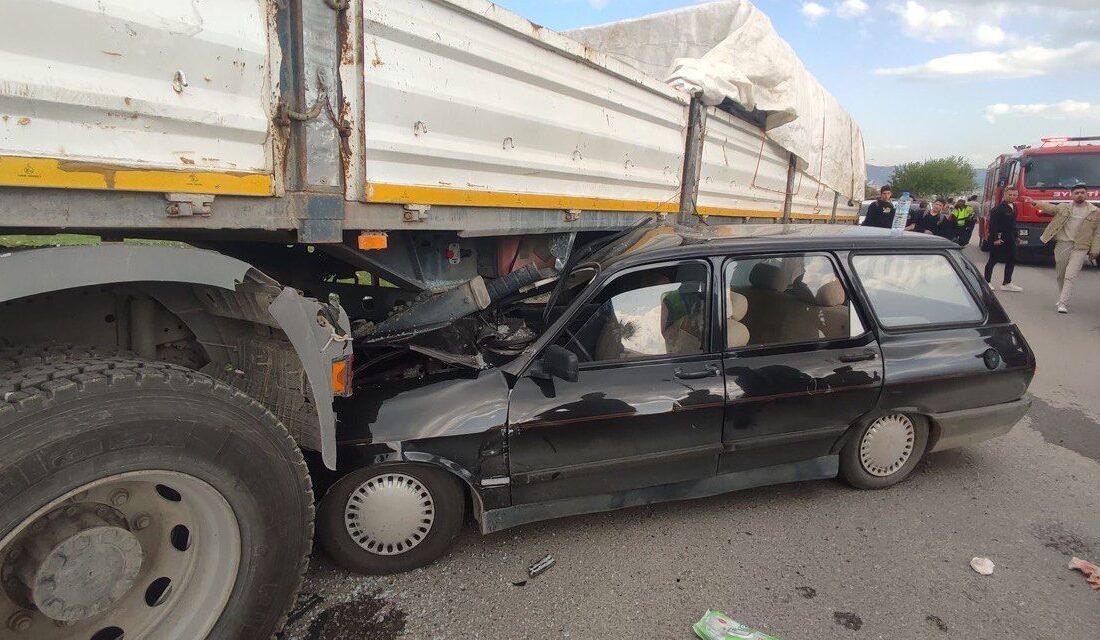 Kahramanmaraş’ta otomobilin tırın altına girmesi sonucu yaşanan trafik kazasında 1’i