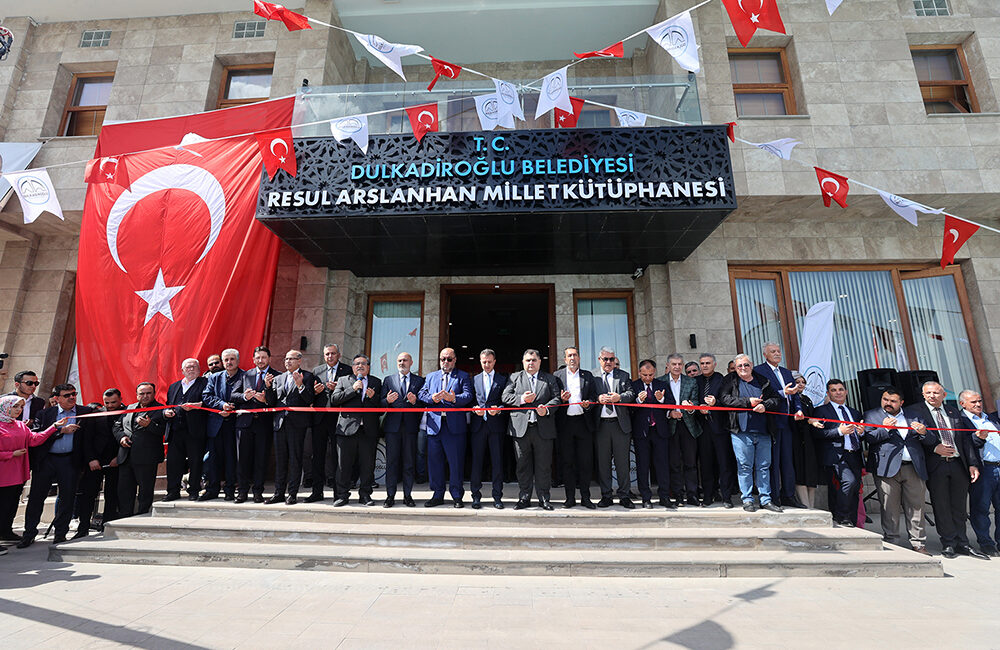 Dulkadiroğlu Belediye Başkanı Mehmet Akpınar, geleceğin teminatı olan gençlere yeni