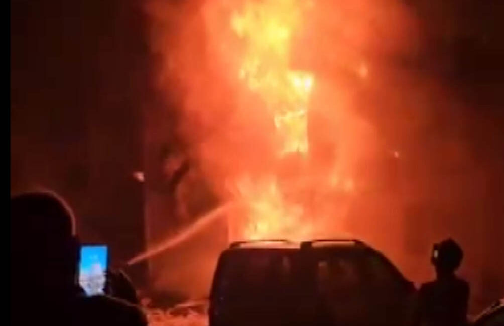 Ömer KOÇ/KAHRAMANMARAŞ, – KAHRAMANMARAŞ’ta inşaat işçilerinin kaldığı konteynerler, yangında kullanılamaz