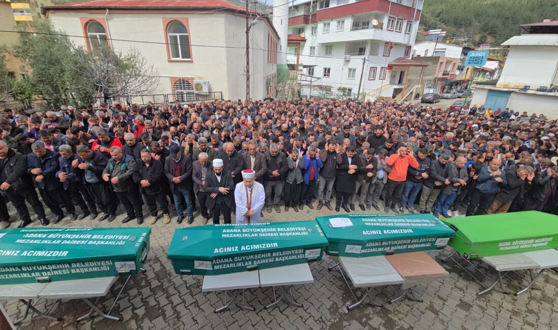 Ali GÖKDAL/FEKE (Adana), – ADANA’nın Kozan ilçesinde minibüsle çarpışan otomobilde