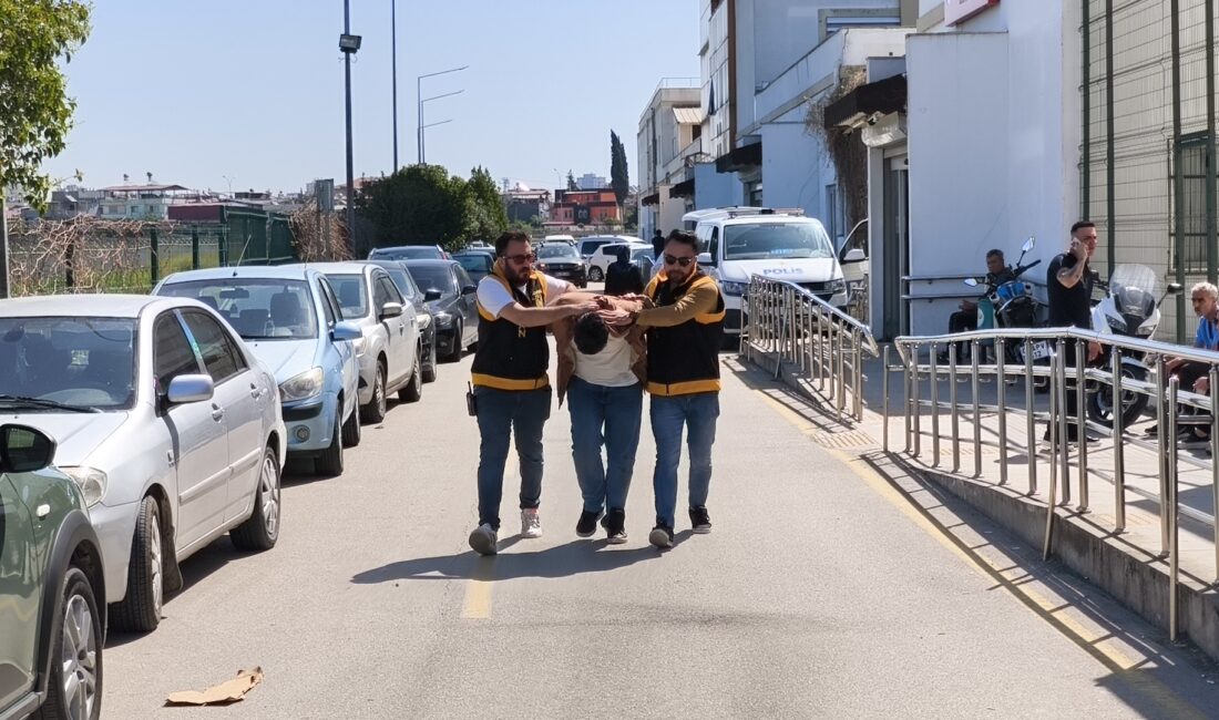 Anıl ATAR/ADANA, – ADANA’da ‘yan bakma’ iddiasıyla çıkan kavgada, aralarına