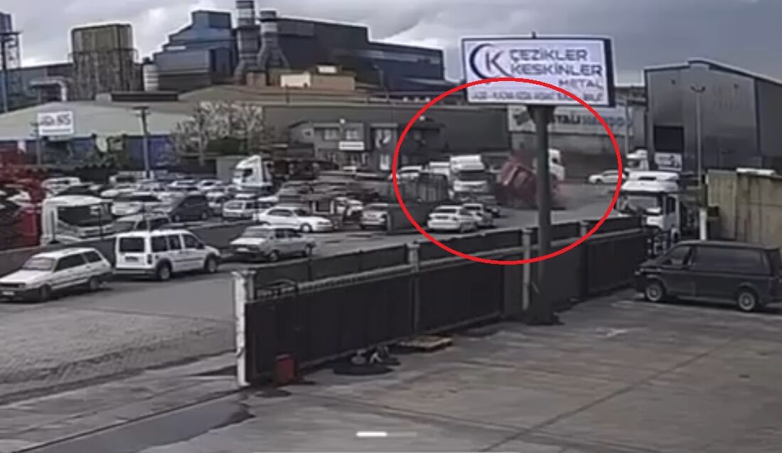 İbrahim EMÜL/OSMANİYE, – OSMANİYE’de hurda yüklü TIR, yol kenarında park