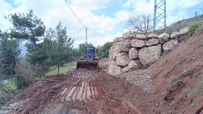 Dulkadiroğlu ilçesinde etkili olan sağanak yağmur ve dolu yağışının ardından,