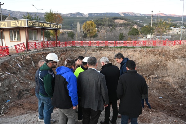 Dulkadiroğlu Duraklı ve Sütçü İmam mahallelerinde yürütülen altyapı imalatlarını yerinde