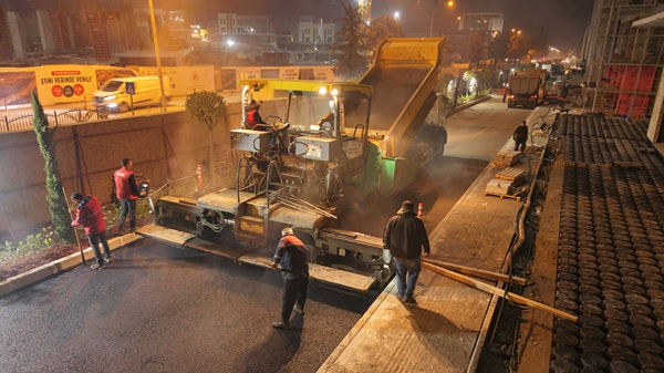 Büyükşehir Belediyesi, şehrin kalbinde yükselen Azerbaycan Mahallesi’nde çalışmaların tamamlandığı adalarda
