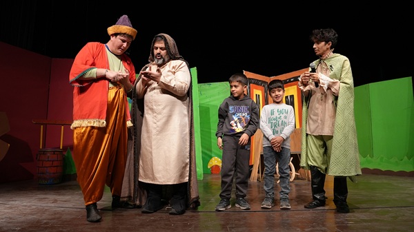 Büyükşehir Belediyesi, “Uykusuz Kral” adlı tiyatro gösterisini NFK Kültür Merkezi’nde