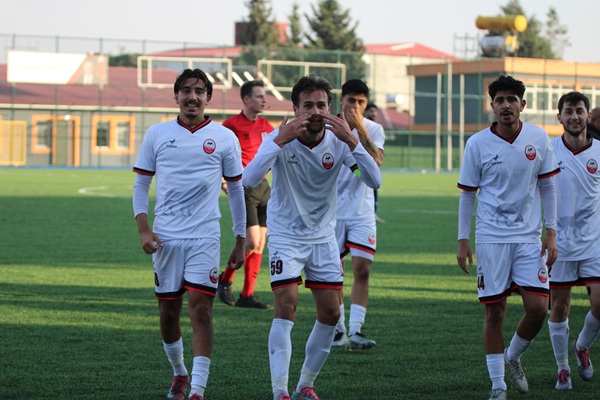 TFF 3. Lig 2. Grup ekiplerinden Karpedo Dondurma Kahramanmaraşspor, ligin