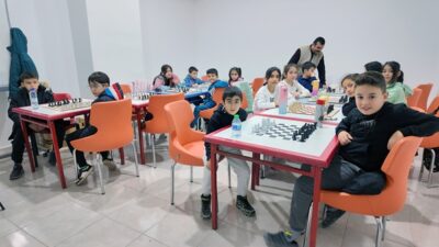 Büyükşehir Belediyesinin Meslek Edindirme Kursları’nda (KAMEK) Elbistan’da farklı
yaş gruplarına yönelik