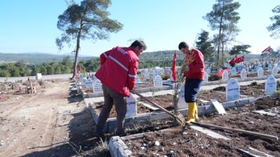 Büyükşehir Belediyesi, Kapıçam Şehir Mezarlığı’nda bakım, peyzaj ve çevre düzenlemelerini