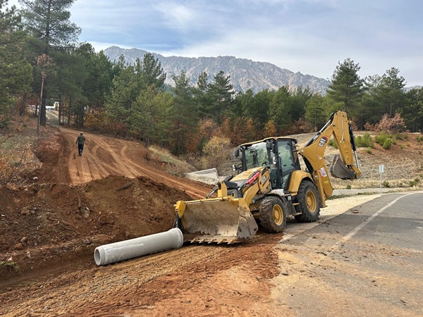 Onikişubat Belediyesi, kırsal mahallelerde yaşayan vatandaşların ihtiyaçlarına hızlı ve etkili