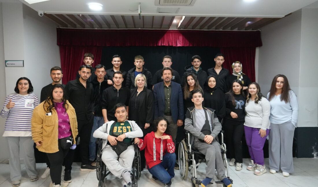 Down Sendromlu Öğrencilere ve Huzurevi Sakinlerine Ücretsiz Saç ve Bakım