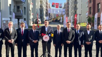 Çevre, Şehircilik ve İklim Değişikliği Bakanı Murat Kurum, deprem bölgesi