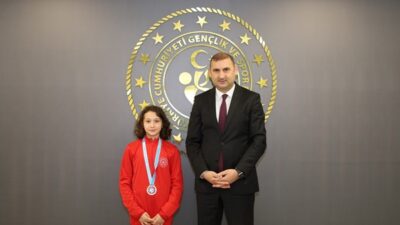 Türkiye Yüzme Federasyonu tarafından Trabzon’da düzenlenen Vedia Nil Apak Anısına