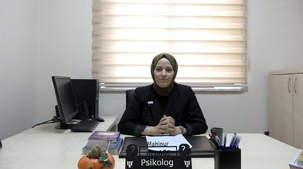 Kahramanmaraş Büyükşehir Belediyesi psikolojik danışmanlarından Mahinur Alagöz, milyonlarca öğrenci ve