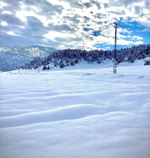 Kahramanmaraş’ın Andırın ilçesinde etkili olan yoğun kar yağışı, özellikle ilçenin