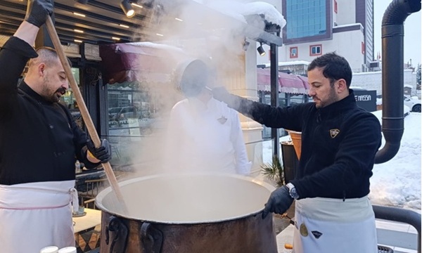 Kahramanmaraş’ı etkisi altına alan yoğun kar yağışında hayat durma noktasına