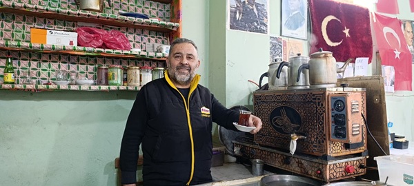 Kahramanmaraş’ın Andırın ilçesinde sosyal hayatın vazgeçilmezi olan çay fiyatlarına beklenen