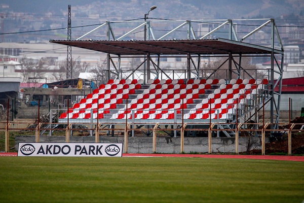 Kahramanmaraş İstiklalspor’un iç saha maçlarını oynadığı Akdo Park Stadı’nda, konuk