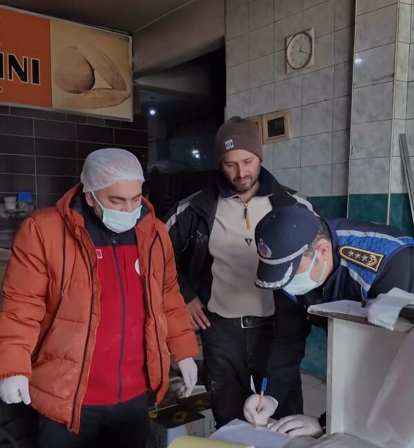 Kahramanmaraş’ın Andırın ilçesinde, Ramazan ayına sayılı günler kala vatandaşların sofralarına
