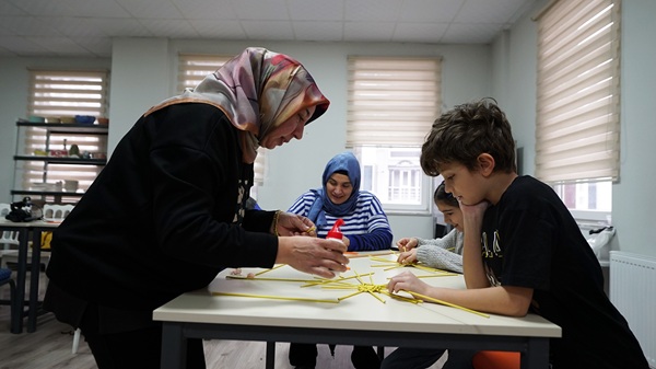 Anne Eli ve Çocukların Hayali Büyükşehir’in Atölyesinde Buluştu Kahramanmaraş Büyükşehir
