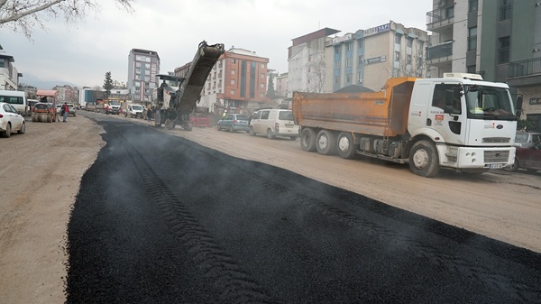 Kahramanmaraş Büyükşehir Belediyesi, şehir merkezinin kalbi sayılan ana arterlerde ulaşım