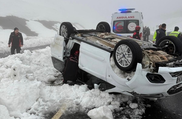 Kahramanmaraş’ta seyir halindeki bir otomobilin kontrolden çıkarak takla atması sonucu