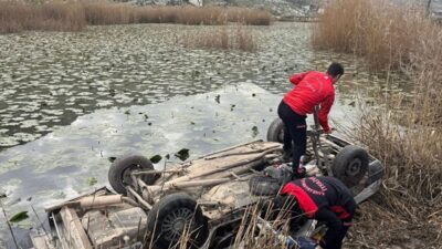 Kahramanmaraş’ın Pazarcık ilçesinde meydana gelen talihsiz trafik kazasında, virajı alamayarak