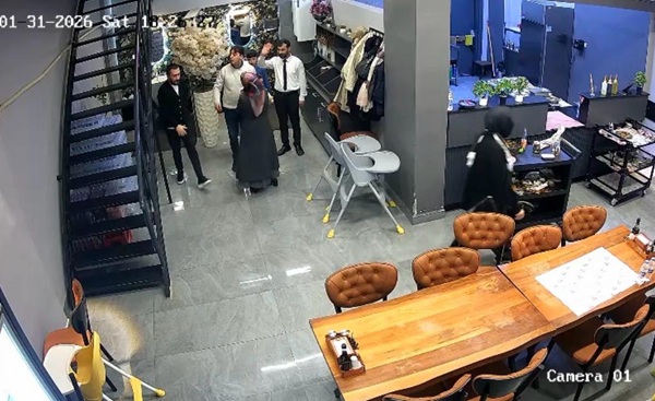 Kahramanmaraş’ın Onikişubat ilçesinde bir restoranda yaşanan korku dolu anlar, bir