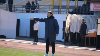 Kahramanmaraş İstiklalspor, teknik direktör Bayram Bektaş ile yolların ayrıldığını açıkladı.