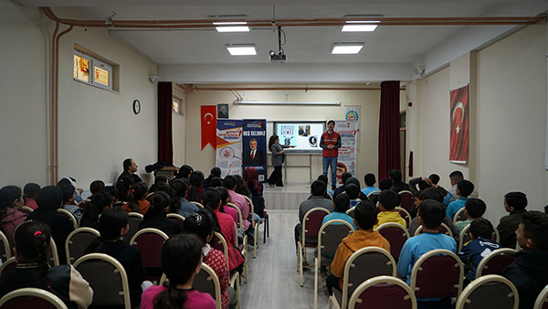 Kahramanmaraş Büyükşehir Belediyesi, zararlı canlılarla (vektörler) mücadele stratejisini eğitimle güçlendiriyor.