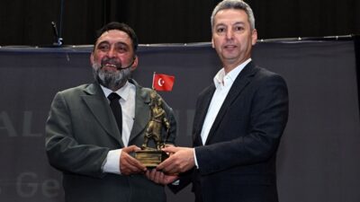 Kahramanmaraş Sütçü İmam Üniversitesinde (KSÜ) sahnelenen “Firavunla Yüz Yüze” adlı