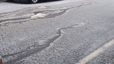 Kahramanmaraş'ın Andırın ilçesinde bugün öğleden sonra aniden bastıran şiddetli dolu