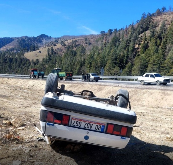 Andırın – Göksun karayolunda seyir halindeki bir otomobilin kontrolden çıkması