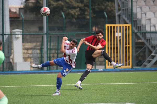 Onikişubatspor Evinde Puanları Paylaştı: Siverek Belediyespor ile 1-1 Beraberlik çıktı.
