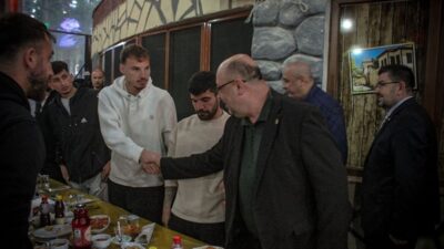 Dulkadiroğlu Belediye Başkanı Mehmet Akpınar, Karpedo Dondurma Kahramanmaraşspor Kulübü’nü ağırladığı